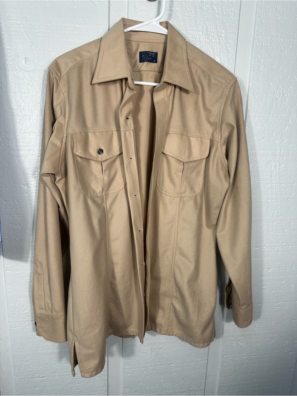 Vintage Men’s Khaki Button Down Shirt Size Medium GUC